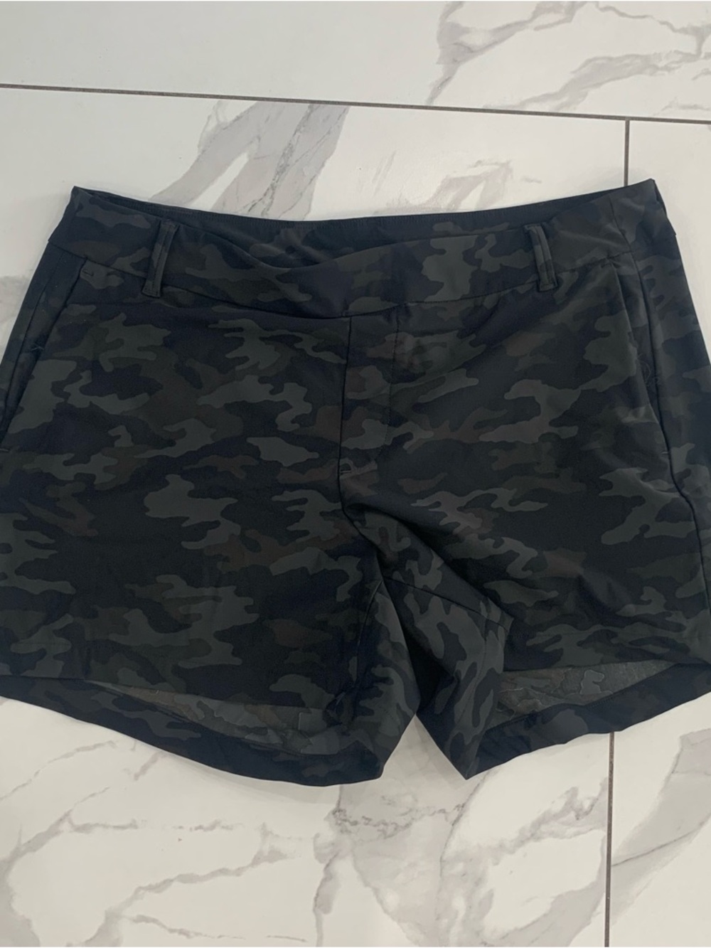 Spanx Sunshine Shorts Women Large Black Camo Nylon Pull On 4" Stretch Athleisure